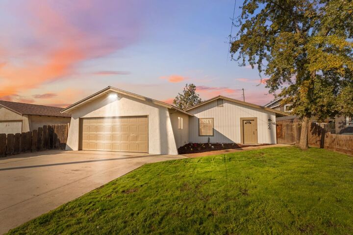 24 Sunnyside Avenue  Clovis CA 93611 photo