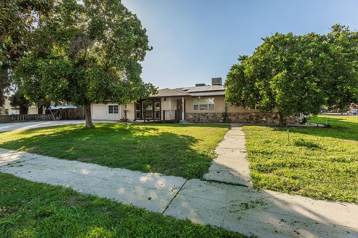 Property Photo: 257 N Dewitt Avenue CA 93727