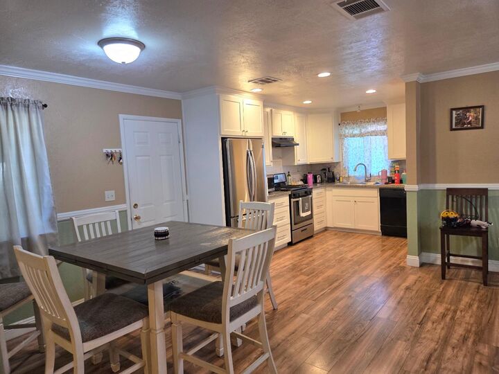 Property Photo: 755 11 Th Street CA 93657