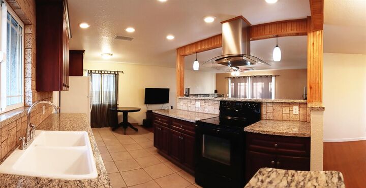 Property Photo:  4461 N Manila Avenue  CA 93727 