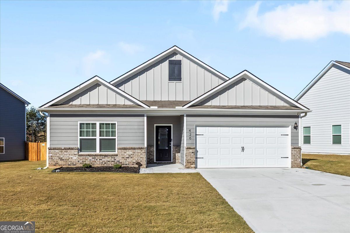 Property Photo: 426 Prescott Way GA 30180