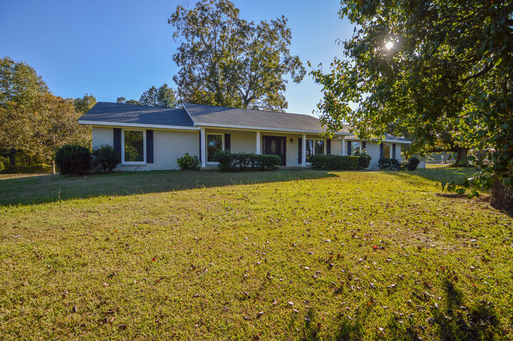 Property Photo: 1410 Pinecrest Road MS 39759