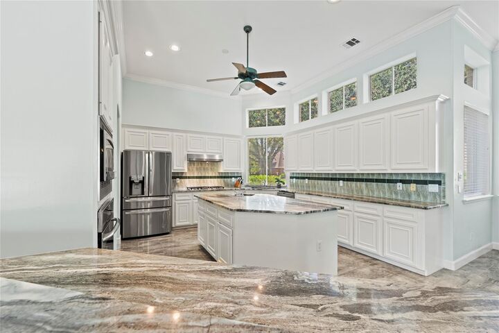 Property Photo: 1423 Kelliwood Oaks Drive TX 77450