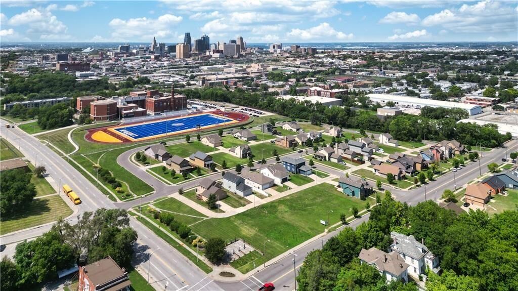 Property Photo: 2104 Brooklyn Avenue MO 64127