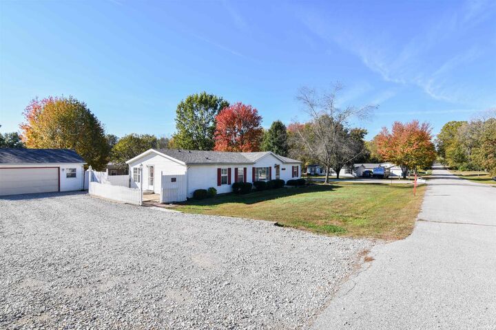 Property Photo:  11101 Country Homes Drive  IN 47712 