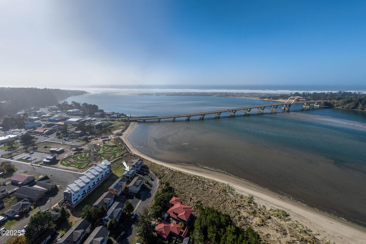 Property Photo: 255 NW Fayette Street OR 97394