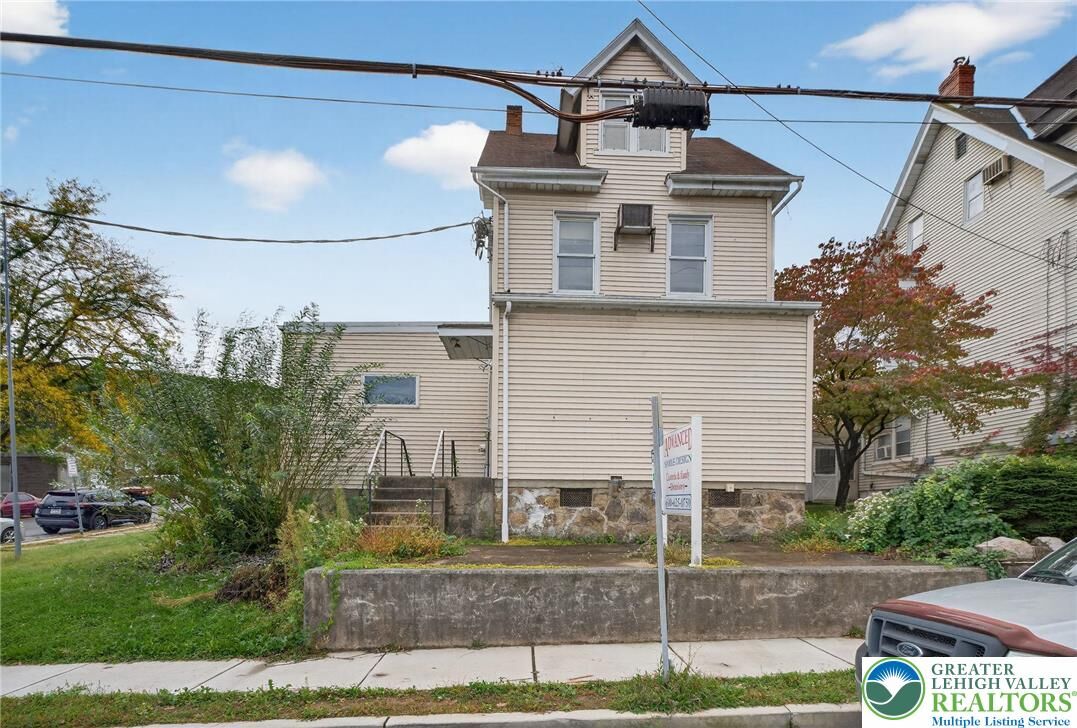 Property Photo: 1106 Broadway PA 18015