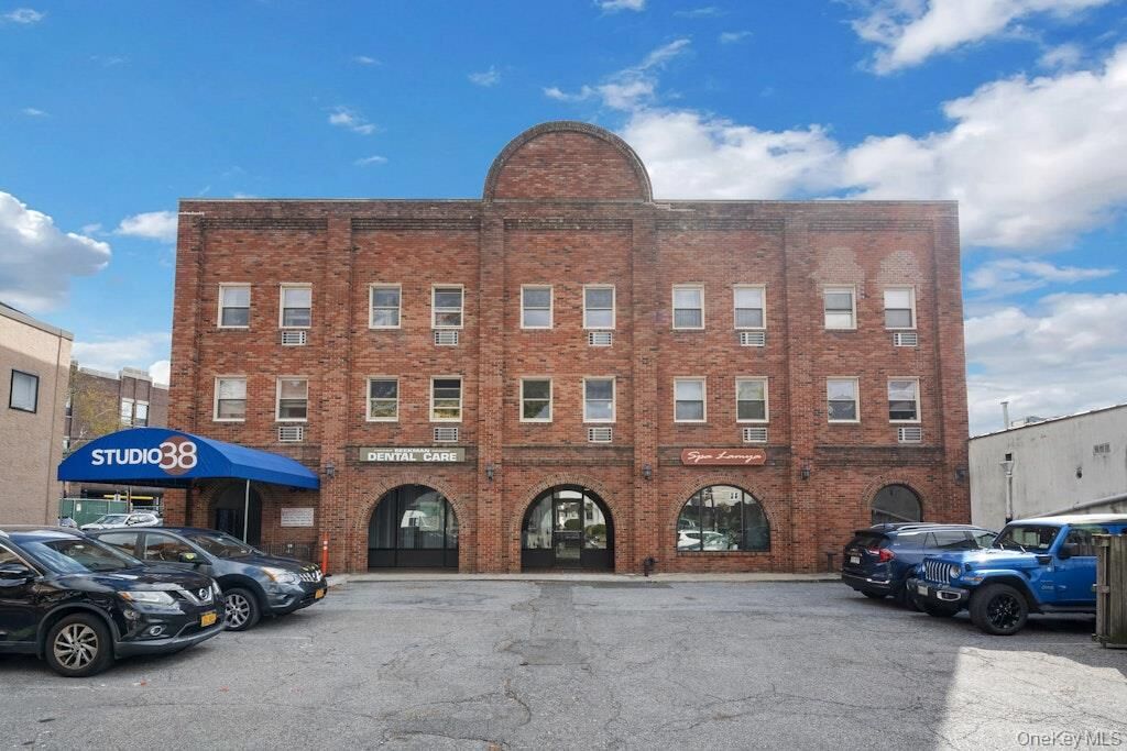 Property Photo:  38 Beekman Avenue 3  NY 10591 