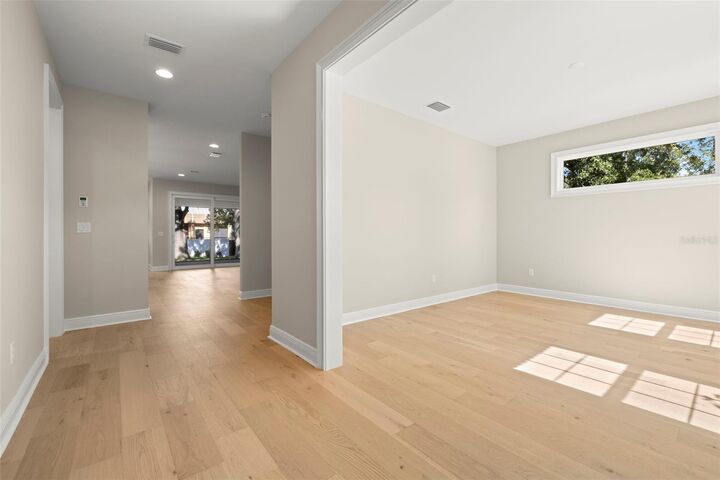 Property Photo: 4603 W San Jose Street FL 33629