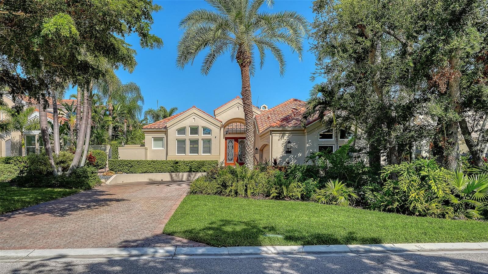 Property Photo:  603 Weston Pointe Court  FL 34228
