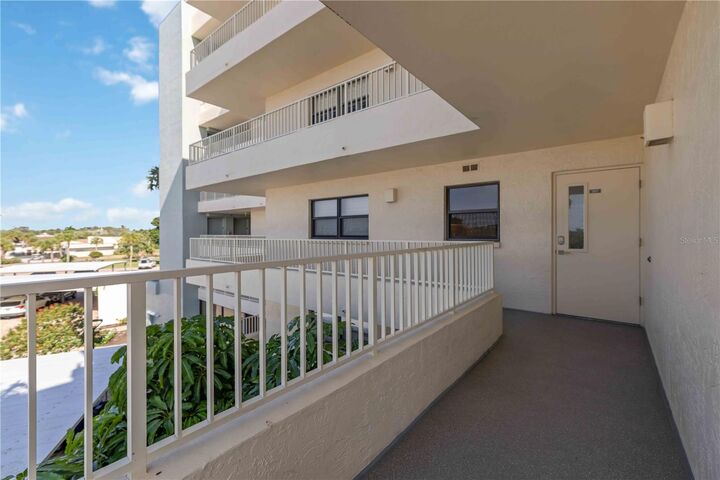 Property Photo:  5760 Midnight Pass Road 307D  FL 34242 