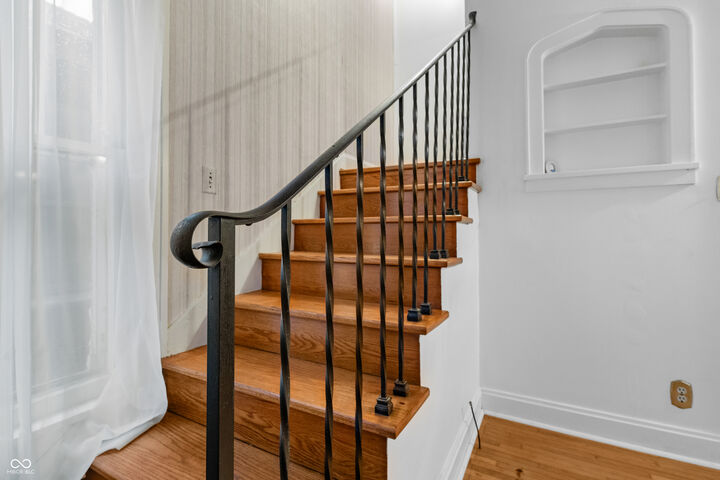 Property Photo: 1132 Chestnut Street IN 47201