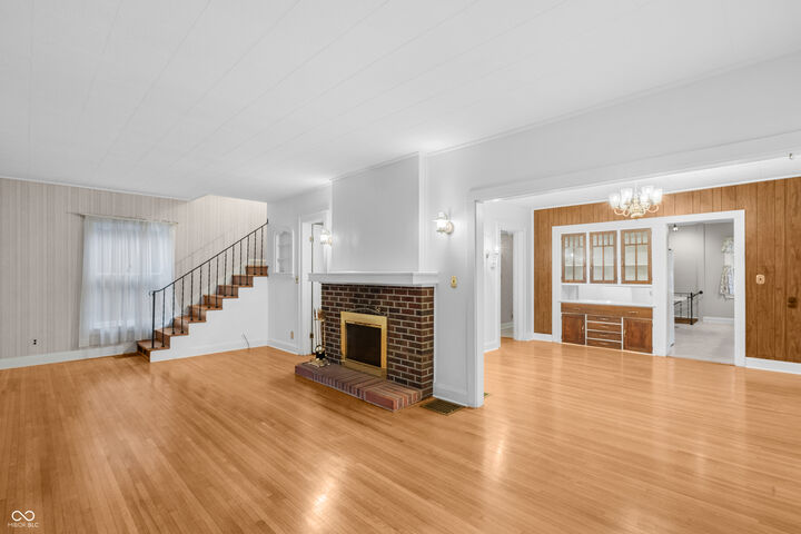 Property Photo: 1132 Chestnut Street IN 47201