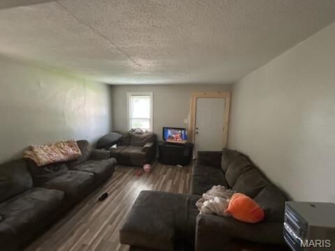 Property Photo:  835 Elias Avenue  MO 63147 