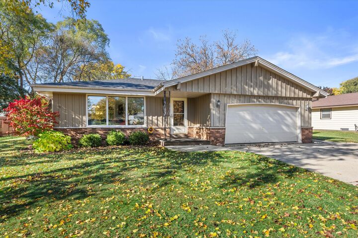 Property Photo: 15450 W Elmont Ln WI 53151