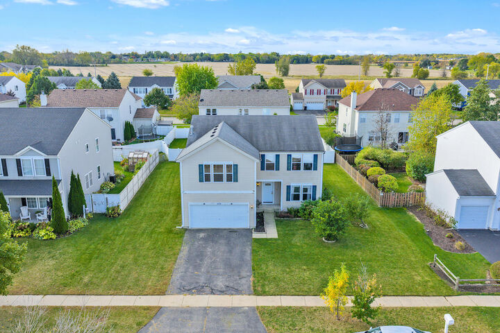 Property Photo: 209 W Sunflower St WI 53121