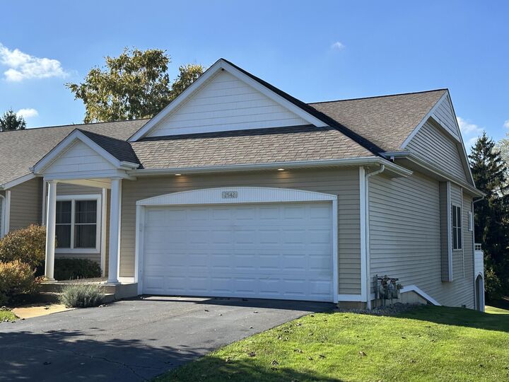 Property Photo:  2542 Medinah Lane  MI 49022 