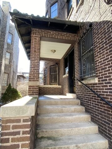 Property Photo:  925 W Winona Street G  IL 60640 