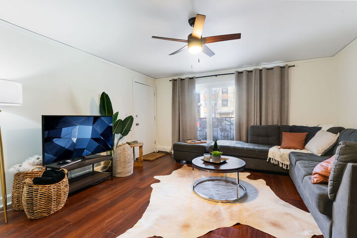 Property Photo: 5543 W Higgins Avenue 1 IL 60630