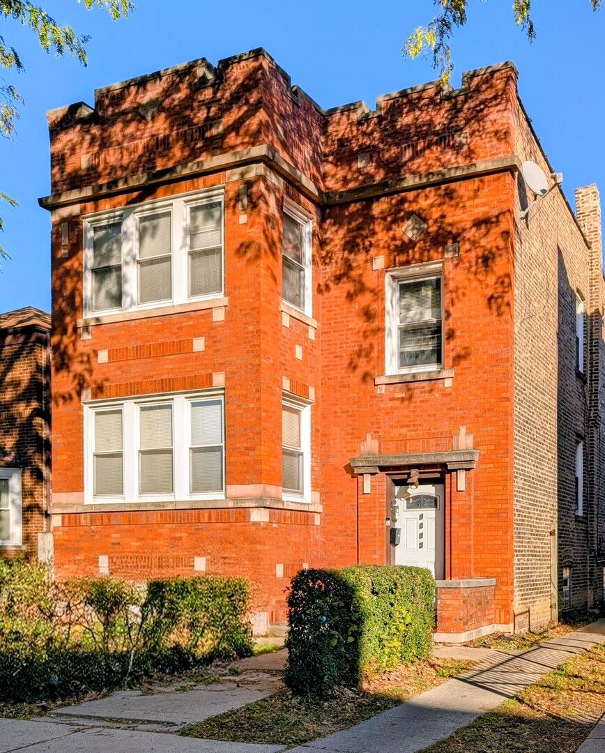 Property Photo:  9035 S Bishop Street  IL 60620 