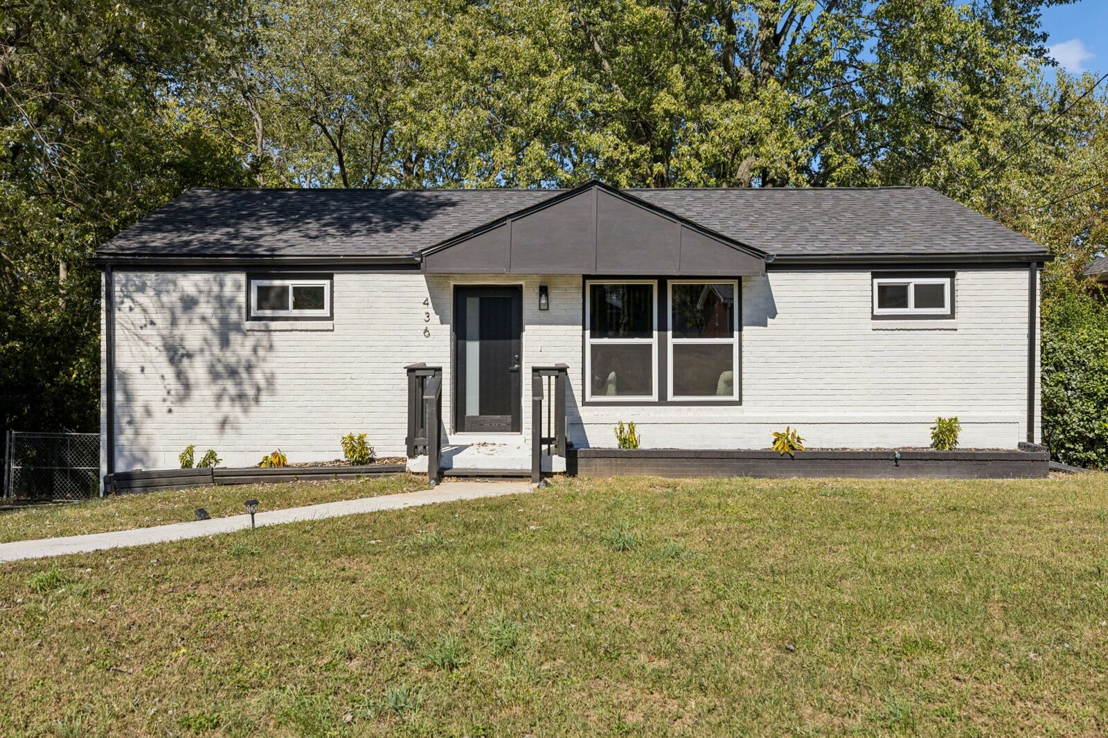 Property Photo: 436 Heney Dr TN 37214