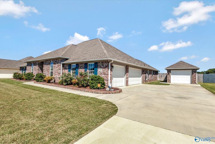 Property Photo: 13054 Chapel Hill Lane AL 35613