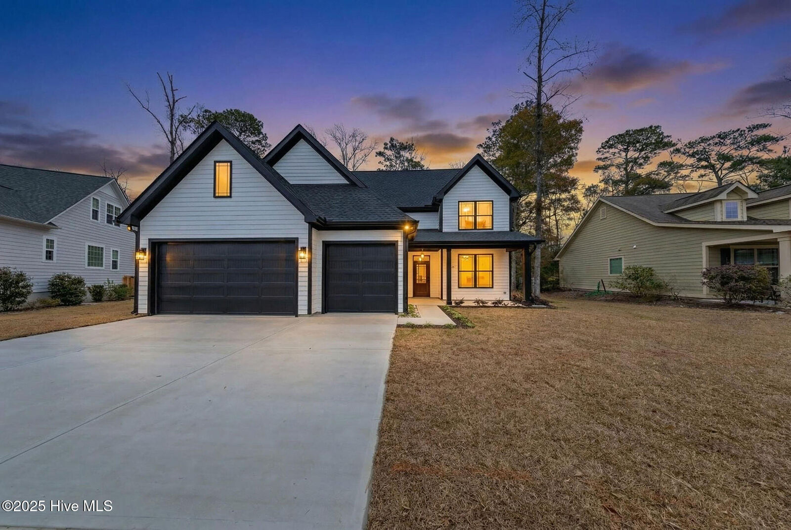 Property Photo: 616 Seathwaite Lane SE NC 28451
