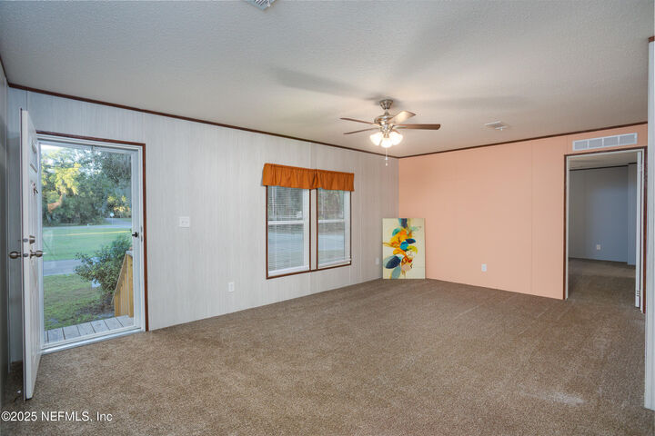 Property Photo: 1001 Shell Street FL 32193