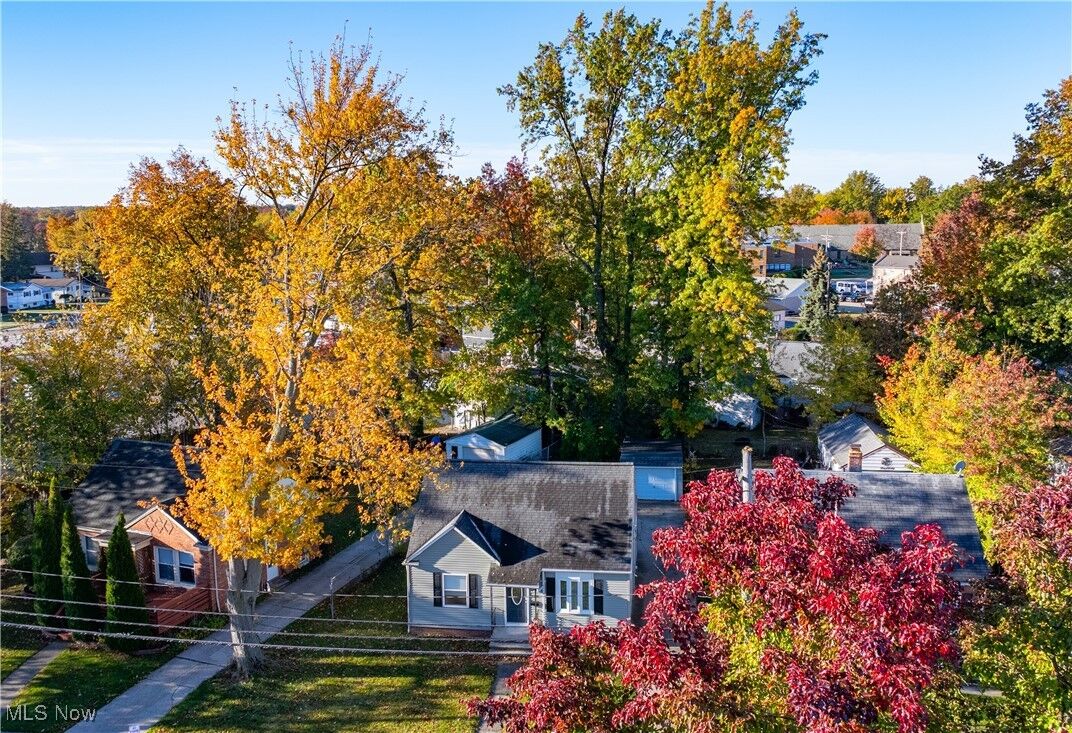 Property Photo:  488 E 326th Street  OH 44095 