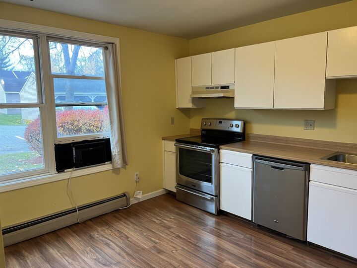 Property Photo: J3 Stonehedge Drive VT 05403