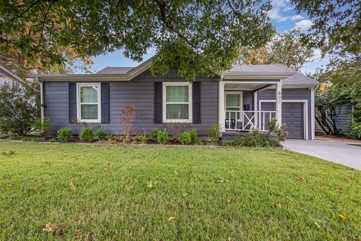 Property Photo:  807 Largent Street  TX 75069 