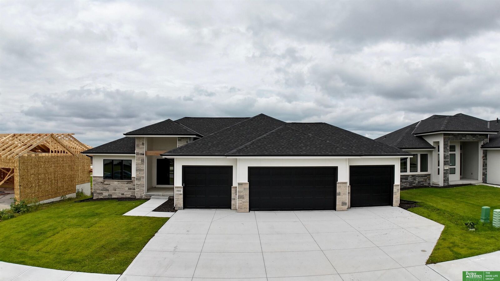 Property Photo: 5432 N 213th Avenue NE 68022