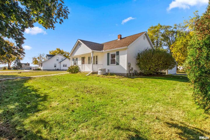 Property Photo:  502 S Elm Street  IL 61529 