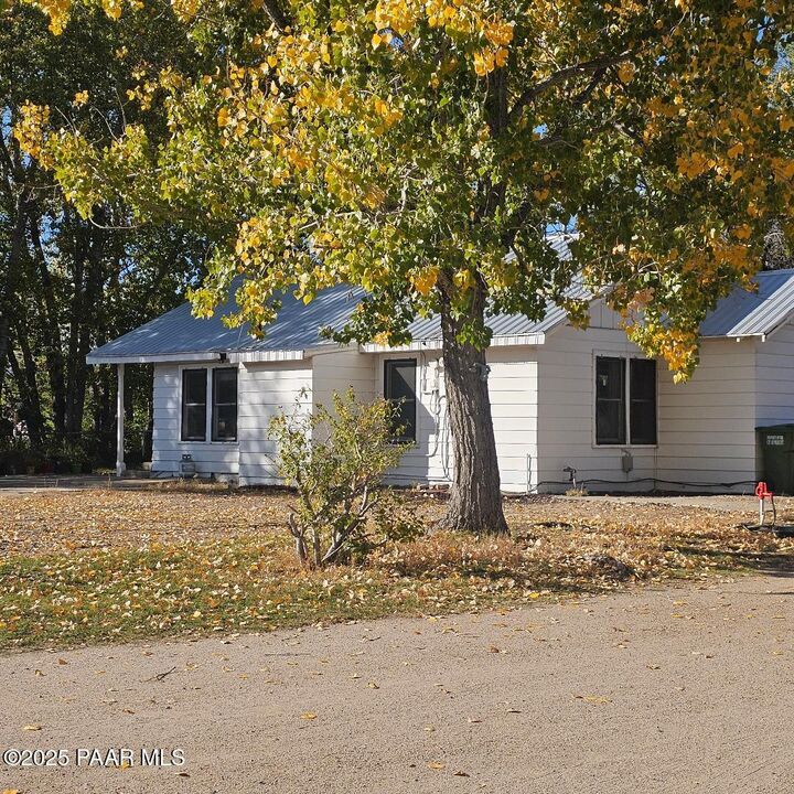 Property Photo: 353 Whipple Street AZ 86301