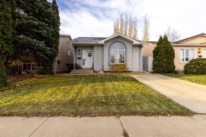66 Assiniboia Way W  Lethbridge AB T1K 7L7 photo