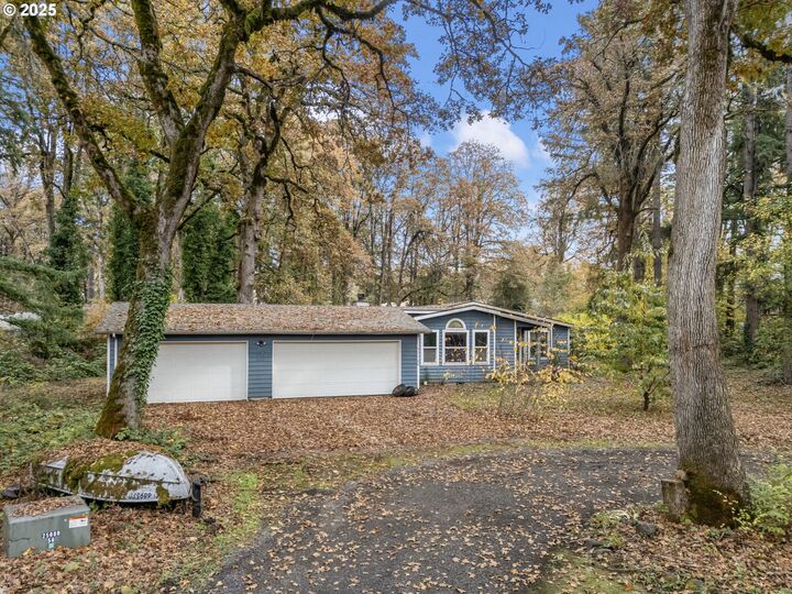 Property Photo: 17200 SE Jennings Crest Ln OR 97267