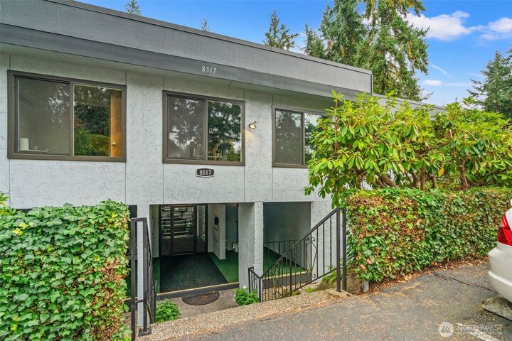 8517  242nd Street SW 402B  Edmonds WA 98026 photo