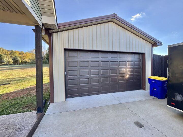 Property Photo:  233 Apple Valley Road  KY 42101 