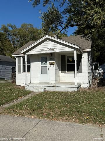 Property Photo: 7251 Yacht Avenue MI 48091