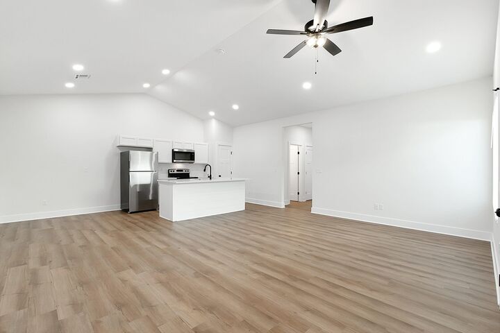 Property Photo:  625 Briarbrook Ln  KS 67147 