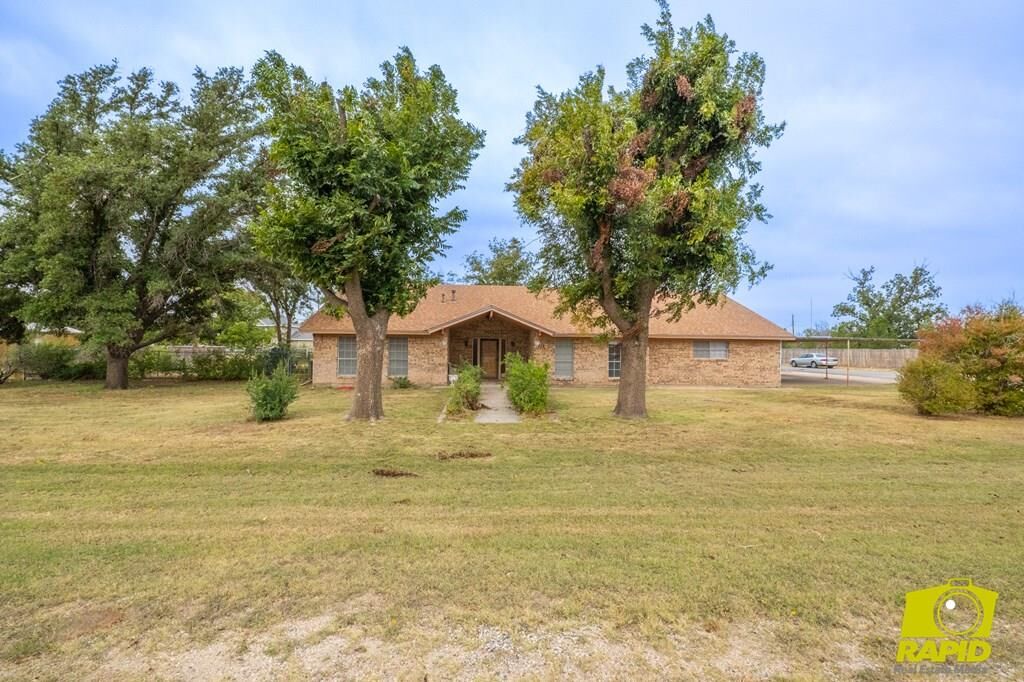 Property Photo: 711 Robert Lee TX 76951
