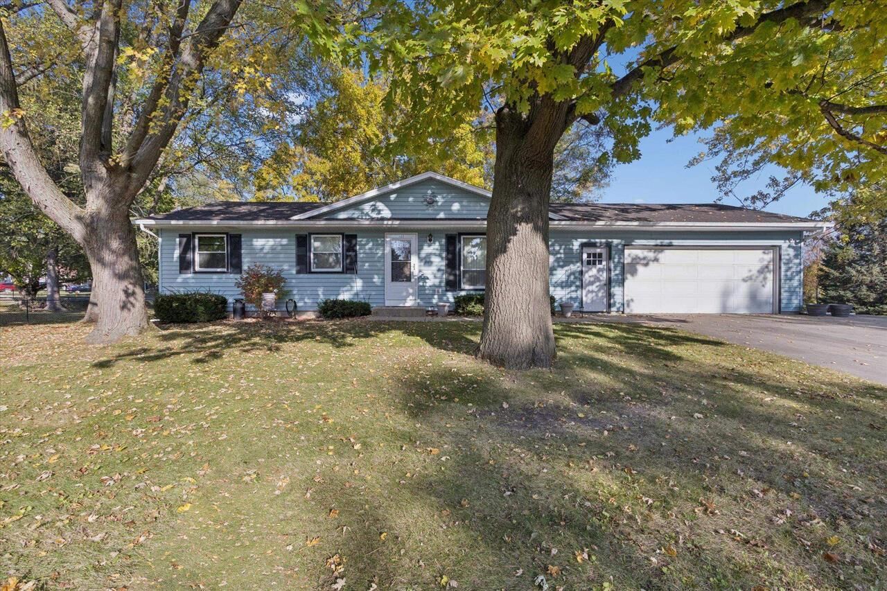 Property Photo:  522 Lombard Drive  WI 53563 