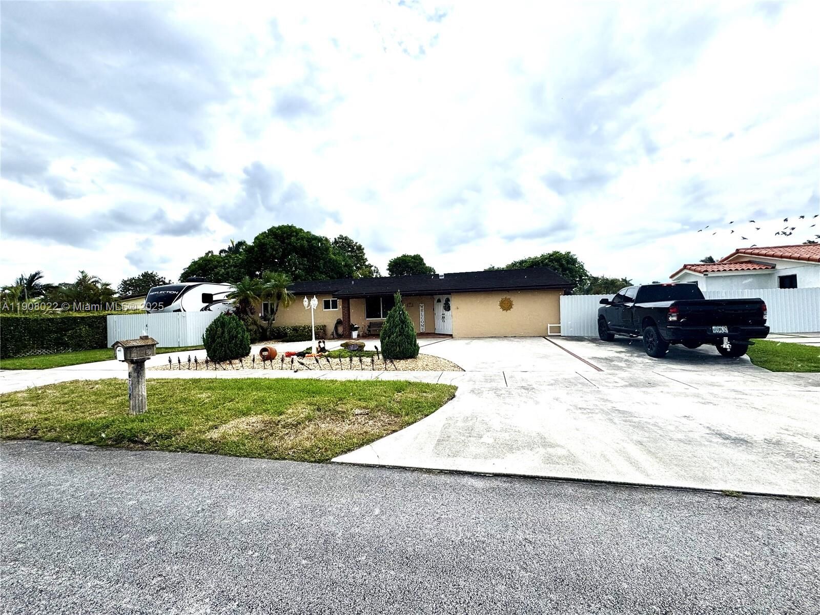 Property Photo:  6504 SW 107th Pl  FL 33173 