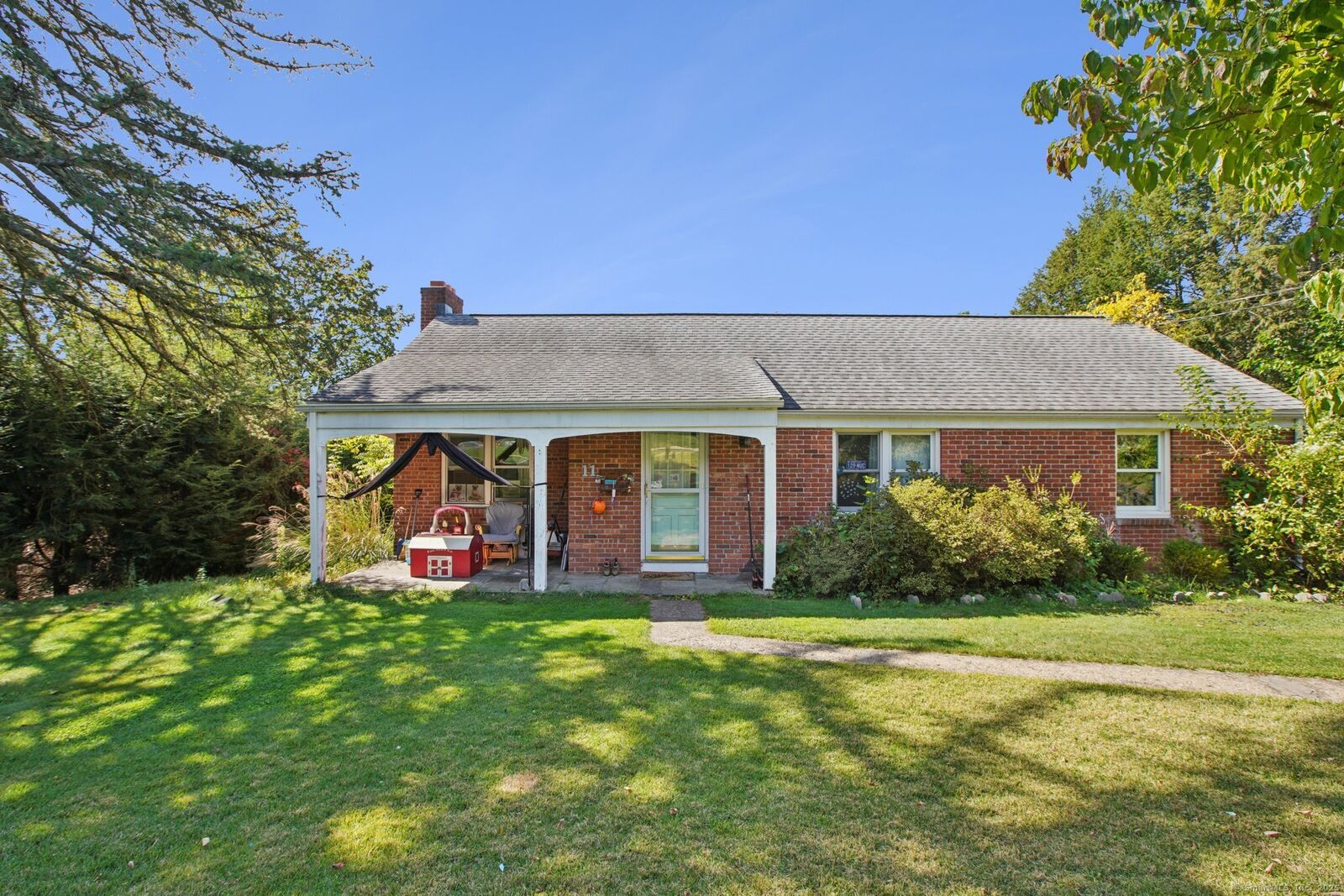 Property Photo: 11 Fairwood Farms Drive CT 06107