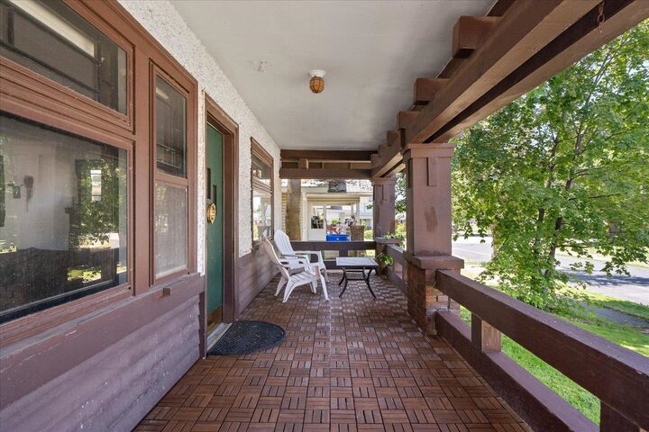 Property Photo: 617 W Carlisle Ave WA 99205