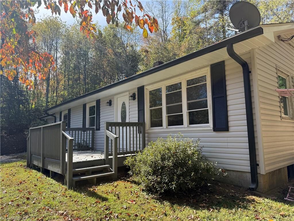 Property Photo: 275 Winfield Huffman Road NC 28697