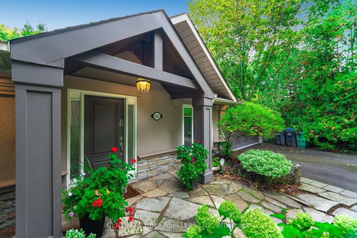 Property Photo:  1595 Calverton Court  ON L5G 2W4 