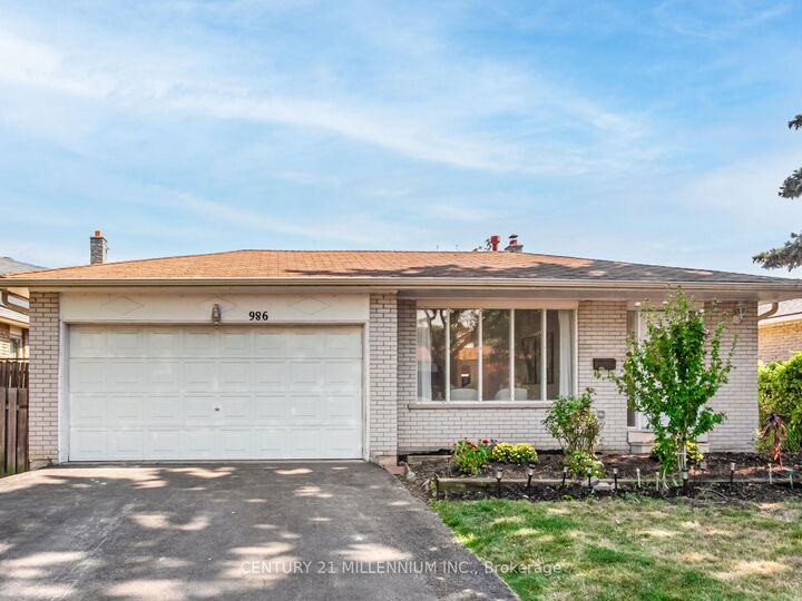 Property Photo: 986 McBride Avenue ON L5C 1L6