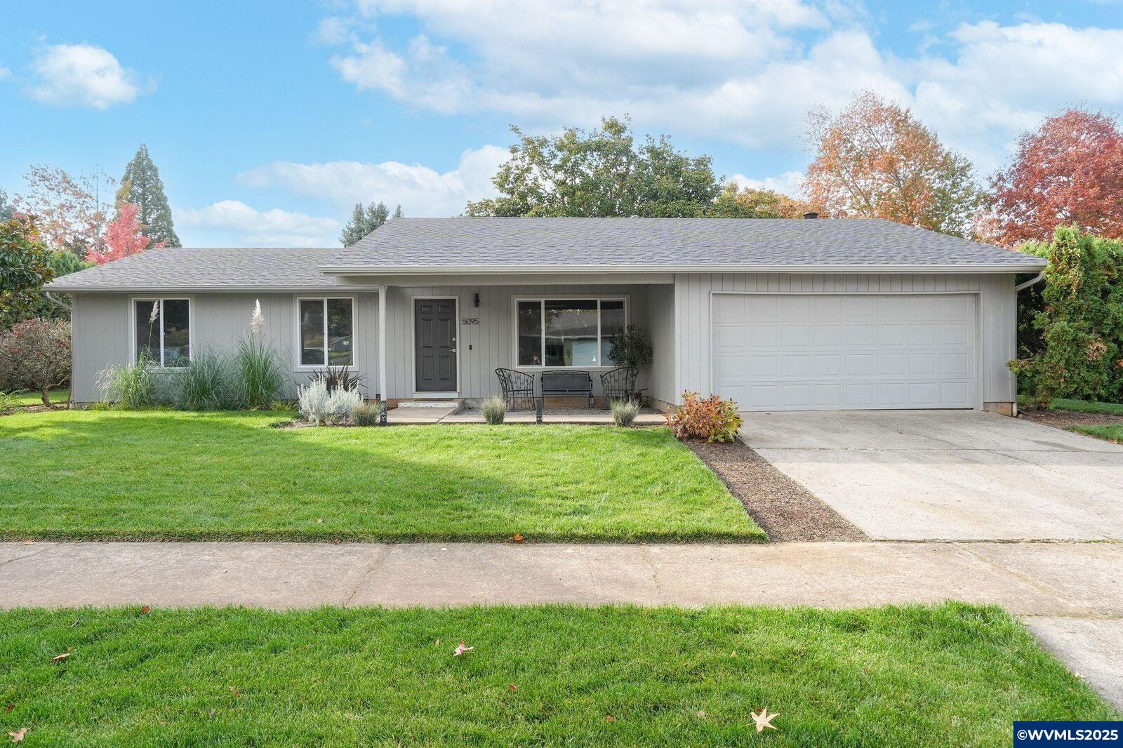 Property Photo: 5095 Cultus Av SE OR 97306