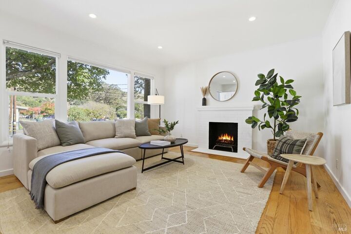 Property Photo: 2323 5th Avenue CA 94901